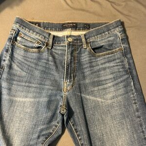 Lucky Brand size 33/32 jeans